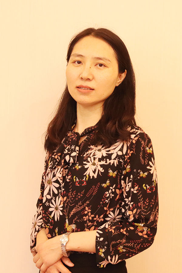 子长王晓娜 研究生学历,毕业于华南师范大学